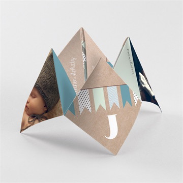 Geburtskarte wimpelgirlande auf kraftpapier