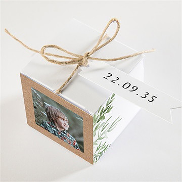 Geschenkbox Kommunion Pflanzenillustration - Vue 3