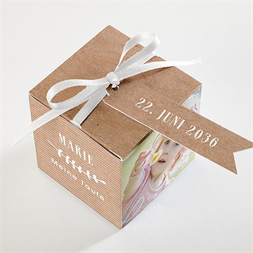 Geschenkbox Taufe foto auf kraftpapier - Vue 3