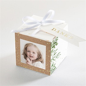 Geschenkbox Taufe kraftpapier und pflanzenmotiv2
