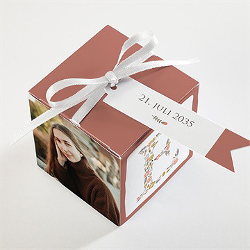 Geschenkbox Jugendweihe Florales Initial - vue 3