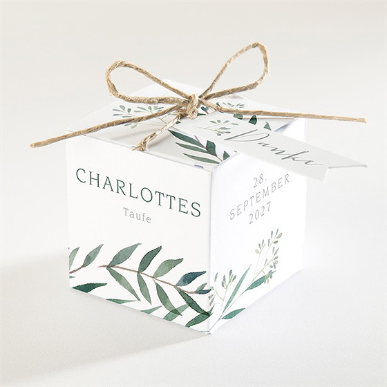Geschenkbox Taufe Pflanzenschmuck