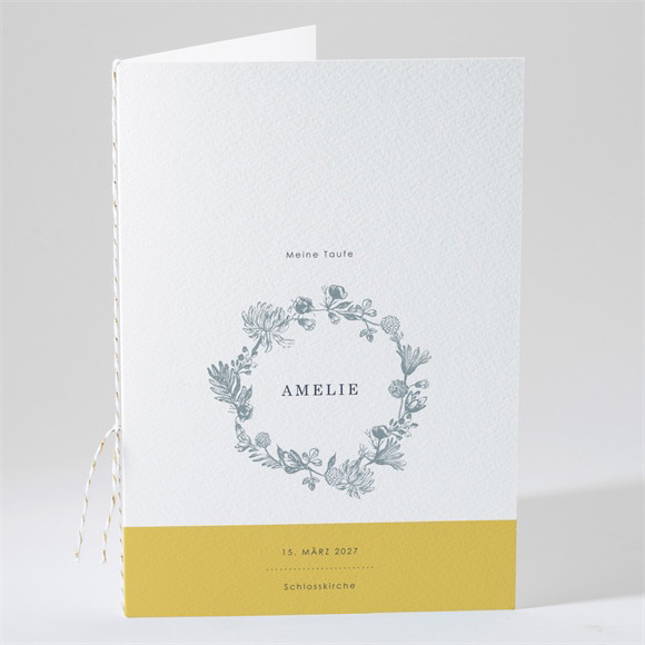 Kirchenheft Taufe Fröhliches Porträt ref.N491163